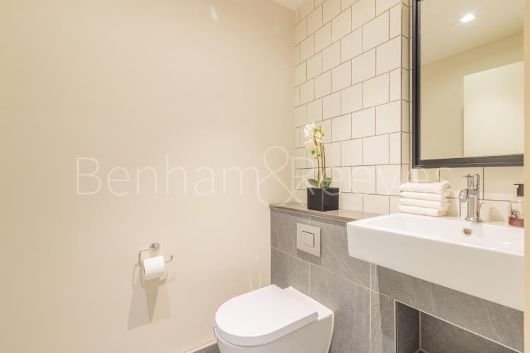 1  bedroom flat to rent in Queens Wharf, Crisp Road, W6-image 9