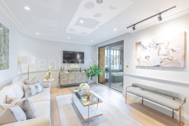 1  bedroom flat to rent in Queens Wharf, Crisp Road, W6-image 11