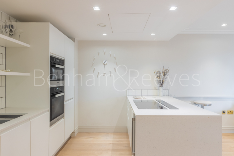 1  bedroom flat to rent in Queens Wharf, Crisp Road, W6-image 12