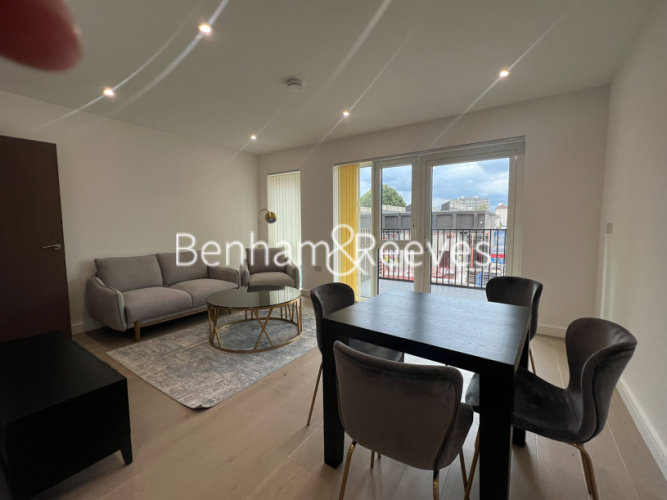1  bedroom flat to rent in Holland House, Parrs Way, W6-image 1