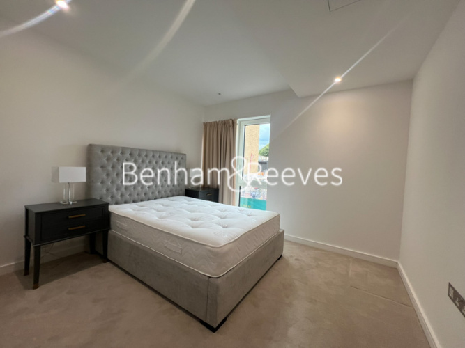 1  bedroom flat to rent in Holland House, Parrs Way, W6-image 3