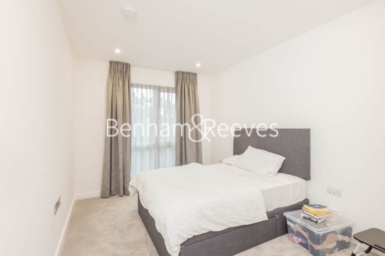 2  bedrooms flat to rent in Holland House, Parr's Way, W6-image 3