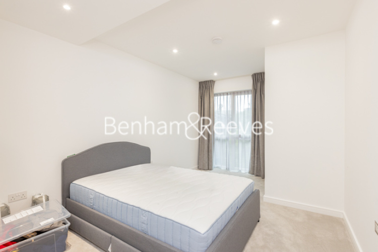 2  bedrooms flat to rent in Holland House, Parr's Way, W6-image 8