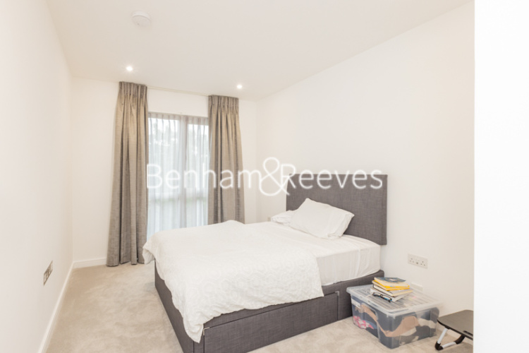 2  bedrooms flat to rent in Holland House, Parr's Way, W6-image 12