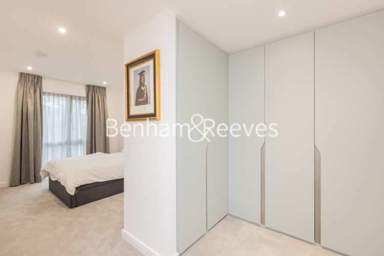 2  bedrooms flat to rent in Holland House, Parr's Way, W6-image 13