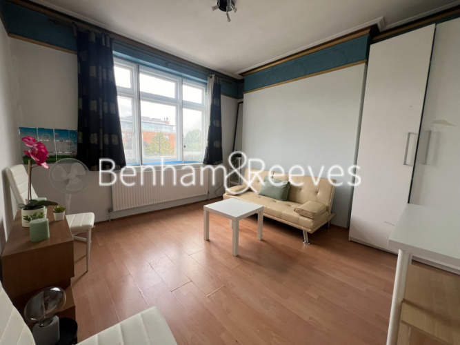 2  bedrooms flat to rent in Talgarth Mansions, Talgarth Road, W14-image 1