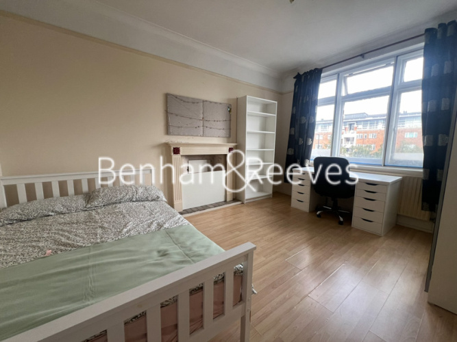 2  bedrooms flat to rent in Talgarth Mansions, Talgarth Road, W14-image 5