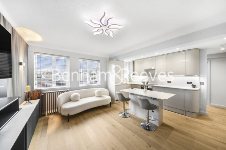 1  bedroom flat to rent in Stafford Court, Goldhawk Road, W6-image 1