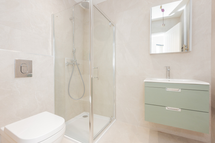 3  bedrooms flat to rent in Disraeli Road, Hammersmith, SW15-image 9