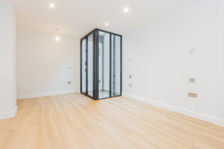 3  bedrooms flat to rent in Disraeli Road, Hammersmith, SW15-image 17