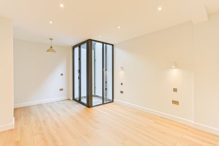 2  bedrooms flat to rent in Disraeli Road, Hammersmith, SW15-image 15