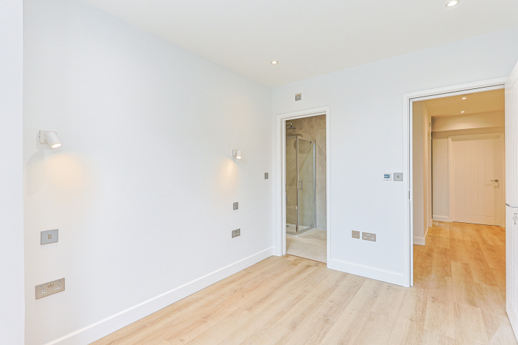 2  bedrooms flat to rent in Disraeli Road, Hammersmith, SW15-image 16