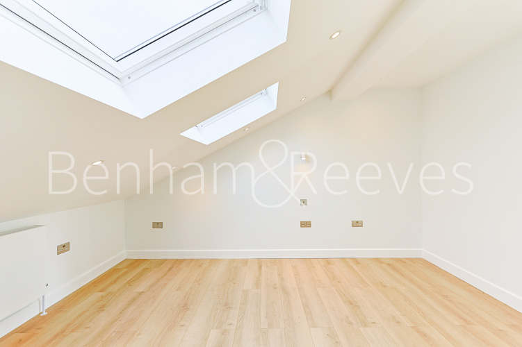 2  bedrooms flat to rent in Disraeli Road, Hammersmith, SW15-image 18