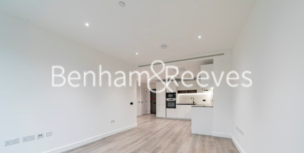2  bedrooms flat to rent in Sovereign Court, Glenthorne Road, W6-image 1