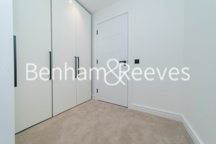 2  bedrooms flat to rent in Sovereign Court, Glenthorne Road, W6-image 3