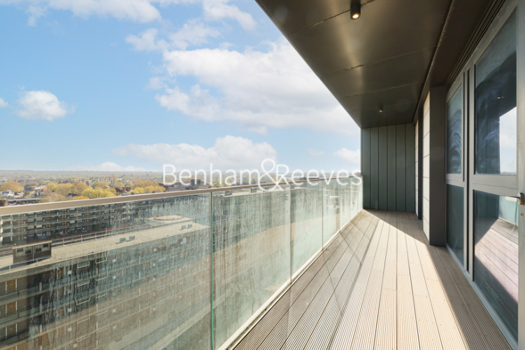 2  bedrooms flat to rent in Glenthorne Road, Sovereign Court, W6-image 5