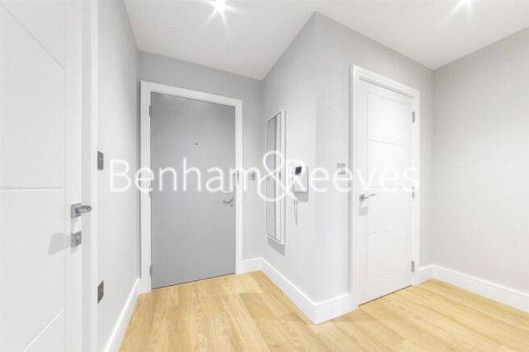 2  bedrooms flat to rent in Orton House, Plough Lane, SW17-image 11