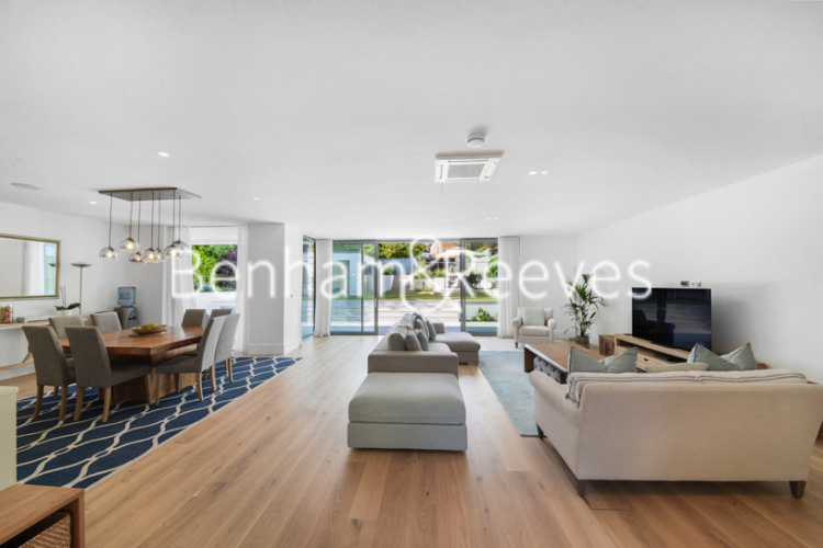 5  bedrooms flat to rent in Copse Hill, Hammersmith, SW20-image 1