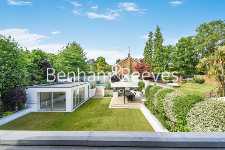 5  bedrooms flat to rent in Copse Hill, Hammersmith, SW20-image 6