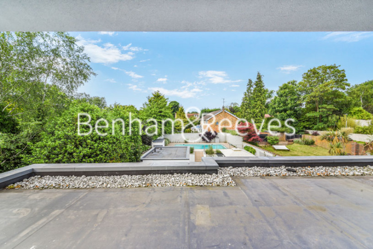 5  bedrooms flat to rent in Copse Hill, Hammersmith, SW20-image 7