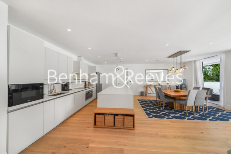 5  bedrooms flat to rent in Copse Hill, Hammersmith, SW20-image 14