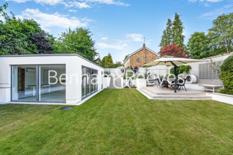 5  bedrooms flat to rent in Copse Hill, Hammersmith, SW20-image 19