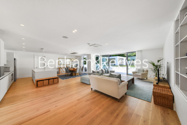 5  bedrooms flat to rent in Copse Hill, Hammersmith, SW20-image 23