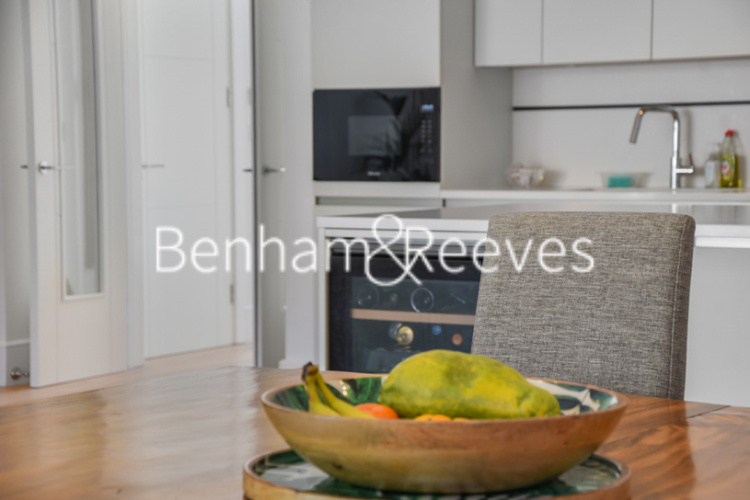 5  bedrooms flat to rent in Copse Hill, Hammersmith, SW20-image 24
