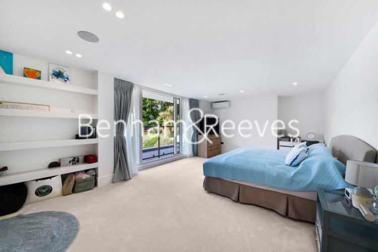 5  bedrooms flat to rent in Copse Hill, Hammersmith, SW20-image 25