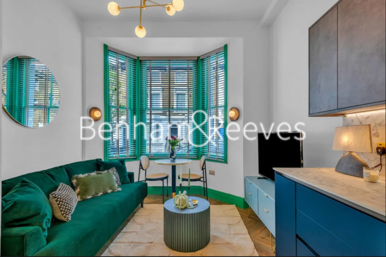 1  bedroom flat to rent in Overstone Road, Hammersmith, W6-image 1
