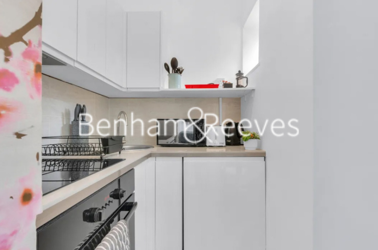 Studio flat to rent in Lena Gardens, Hammersmith, W6-image 7