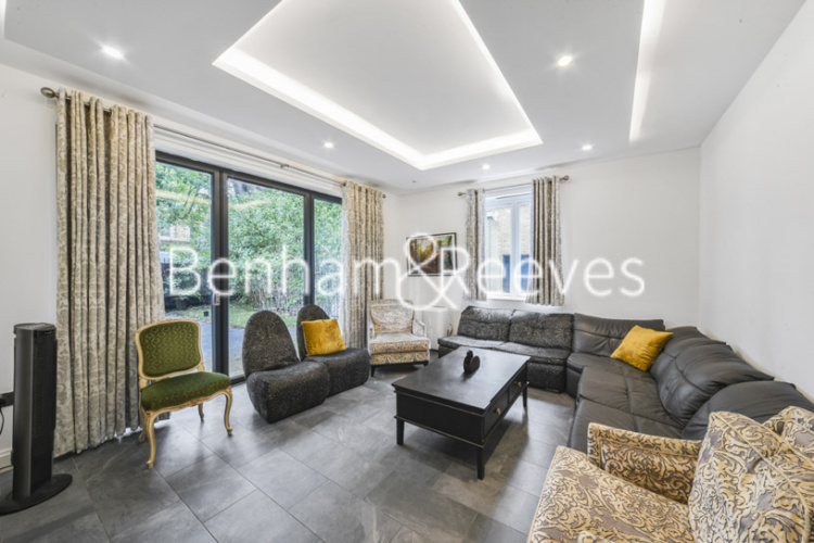 5  bedrooms flat to rent in Ashchurch Grove, Hammersmith, W12-image 1