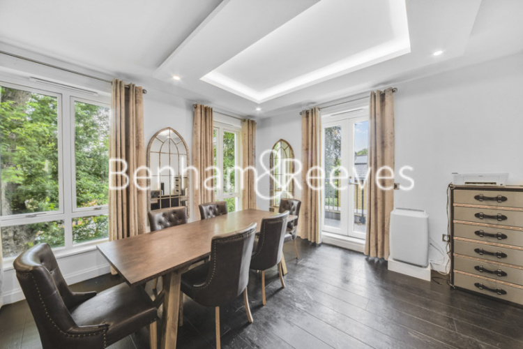 5  bedrooms flat to rent in Ashchurch Grove, Hammersmith, W12-image 3