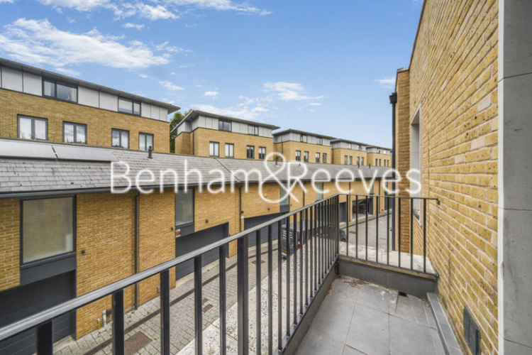 5  bedrooms flat to rent in Ashchurch Grove, Hammersmith, W12-image 6
