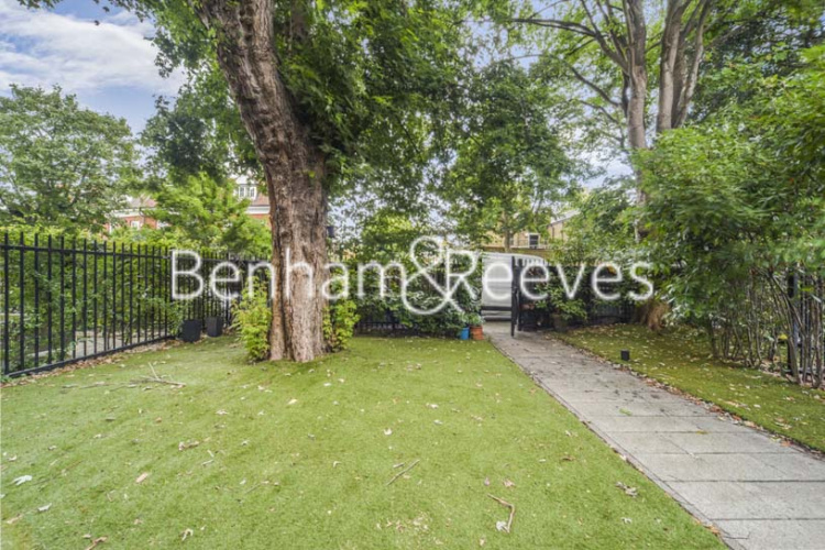 5  bedrooms flat to rent in Ashchurch Grove, Hammersmith, W12-image 7