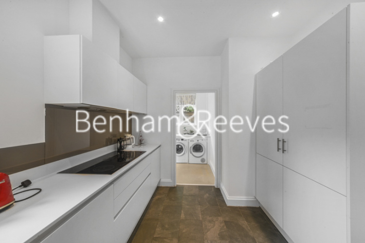 5  bedrooms flat to rent in Ashchurch Grove, Hammersmith, W12-image 9
