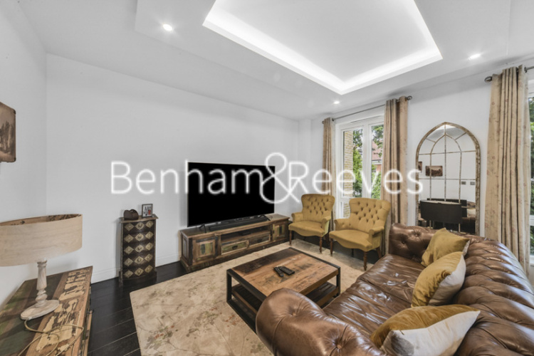 5  bedrooms flat to rent in Ashchurch Grove, Hammersmith, W12-image 17