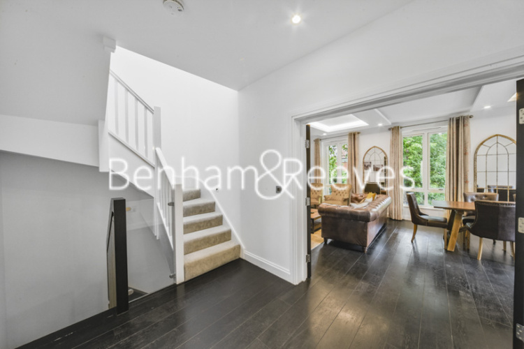 5  bedrooms flat to rent in Ashchurch Grove, Hammersmith, W12-image 21