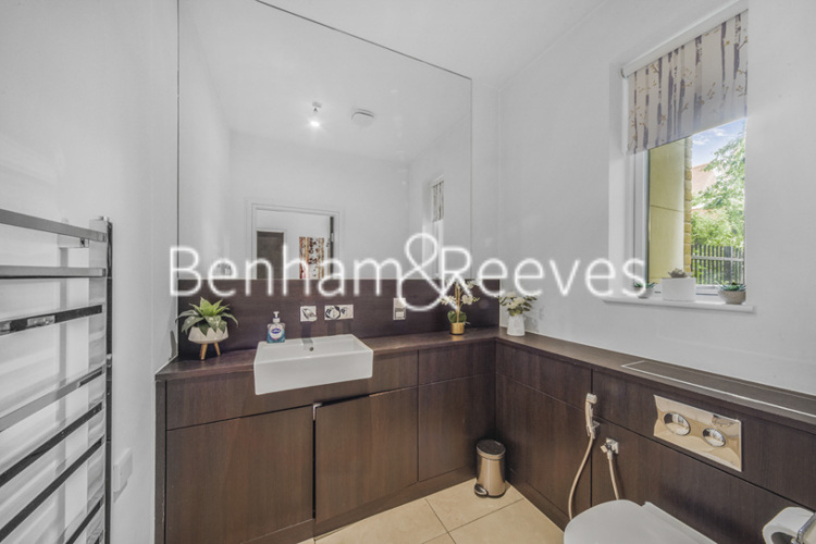 5  bedrooms flat to rent in Ashchurch Grove, Hammersmith, W12-image 26