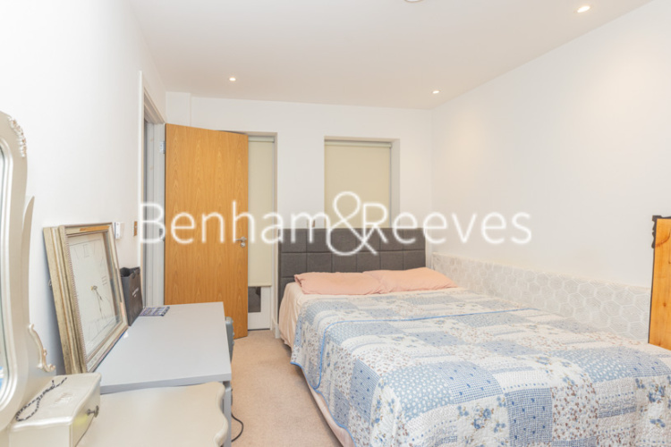 2  bedrooms flat to rent in Upper Richmond Road, Hammersmith, SW15-image 4