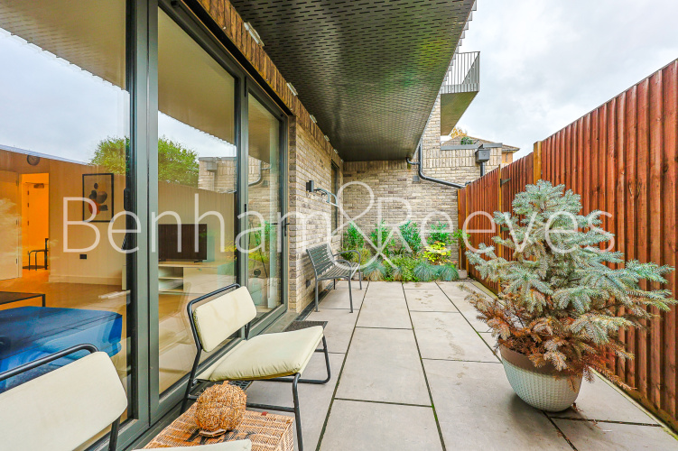 2  bedrooms flat to rent in Durnsford House, Durnsford Road, SW19-image 11