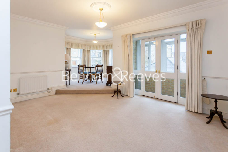 2  bedrooms flat to rent in Clayton House, Trinity Church Road, SW13-image 4