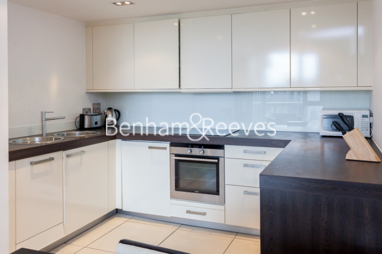 2  bedrooms flat to rent in Times Square, Aldgate East, E1-image 2