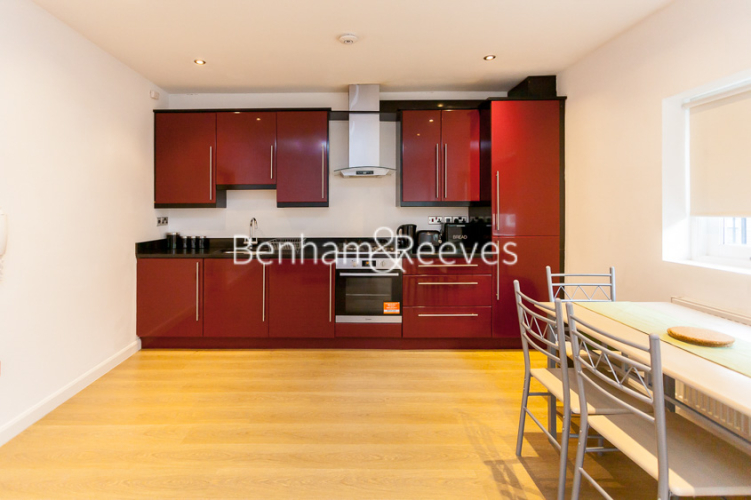 2  bedrooms flat to rent in Myrdle Street, Aldgate East, E1-image 2