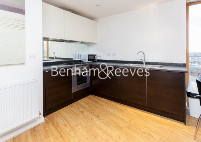 1 bedroom flat to rent in Arboretum Place, Barking, IG11-image 2