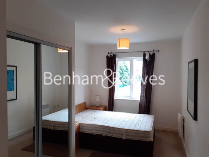 1 bedroom flat to rent in High Road, Ilford, IG1-image 3