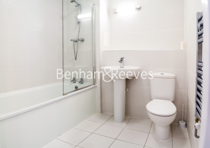 1  bedroom flat to rent in Ravenscroft Court, Essian Sreet, E1-image 3