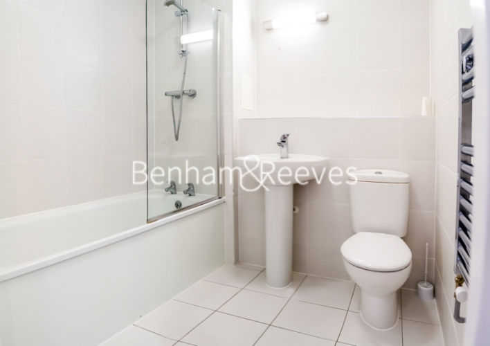 1 bedroom flat to rent in Ravenscroft Court, Essian Sreet, E1-image 3