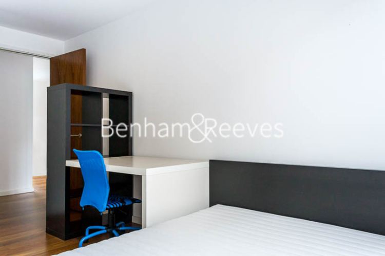 3 bedrooms flat to rent in Pegaso Building, Nile Street, Old Street, N1-image 8