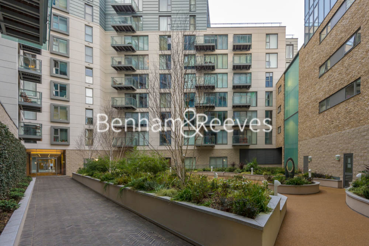 1 bedroom flat to rent in Courtyard Apartments, Avantgarde, E1-image 6